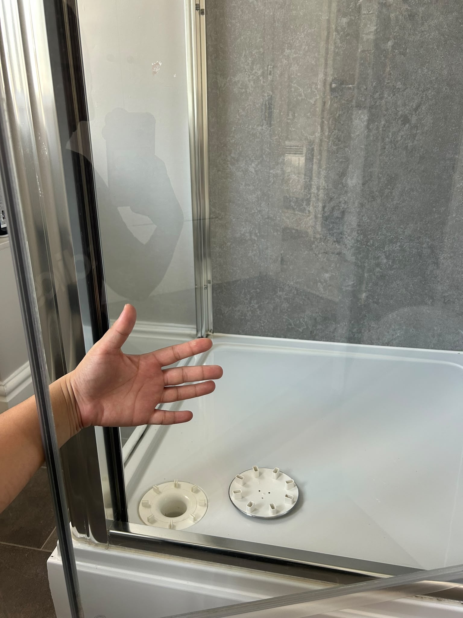 Shower screen descale — after